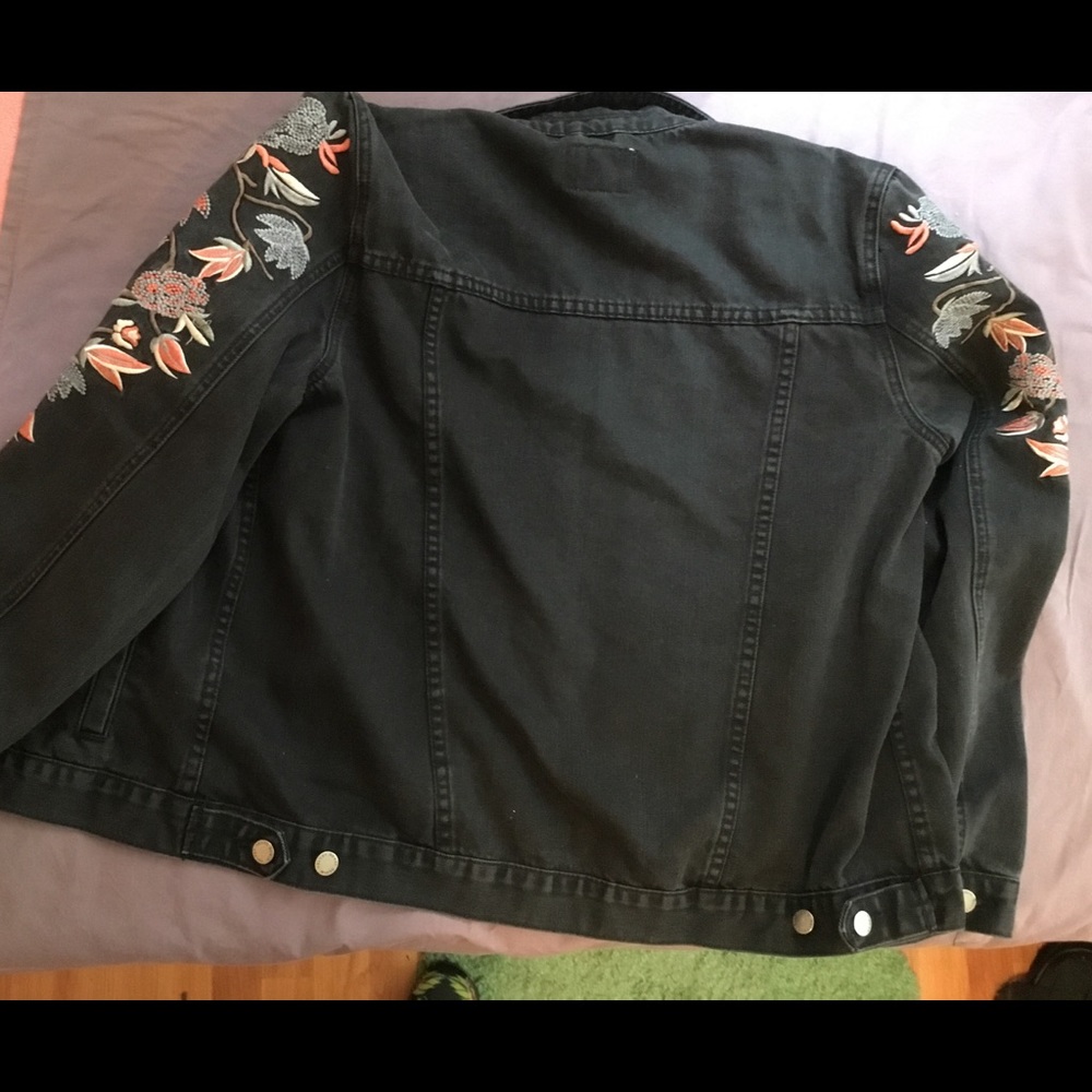 Jacket - Picture 4 of 4